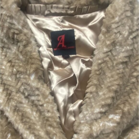 Adrienne Landau Womens Faux Fur Short Coat W/ Hook & Eye Closures-Tan-Sz 1X-NWT - Picture 3 of 10